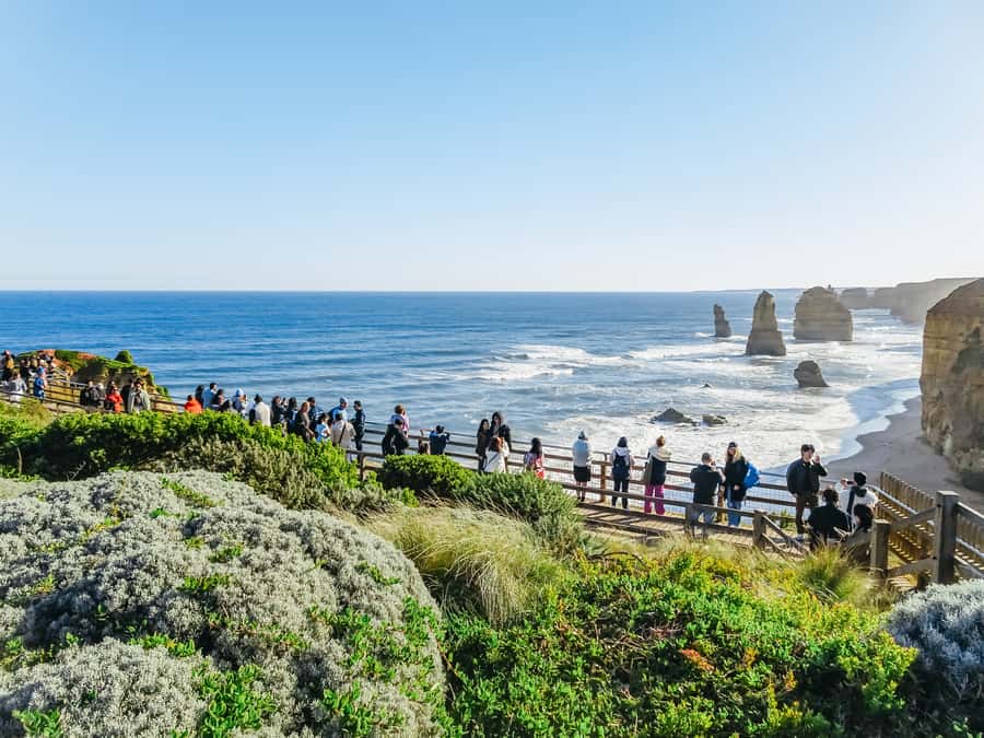 From Melbourne: Great Ocean Road, 12 Apostles, Wildlife Tour - A full-day Great Ocean Road that stays well guided