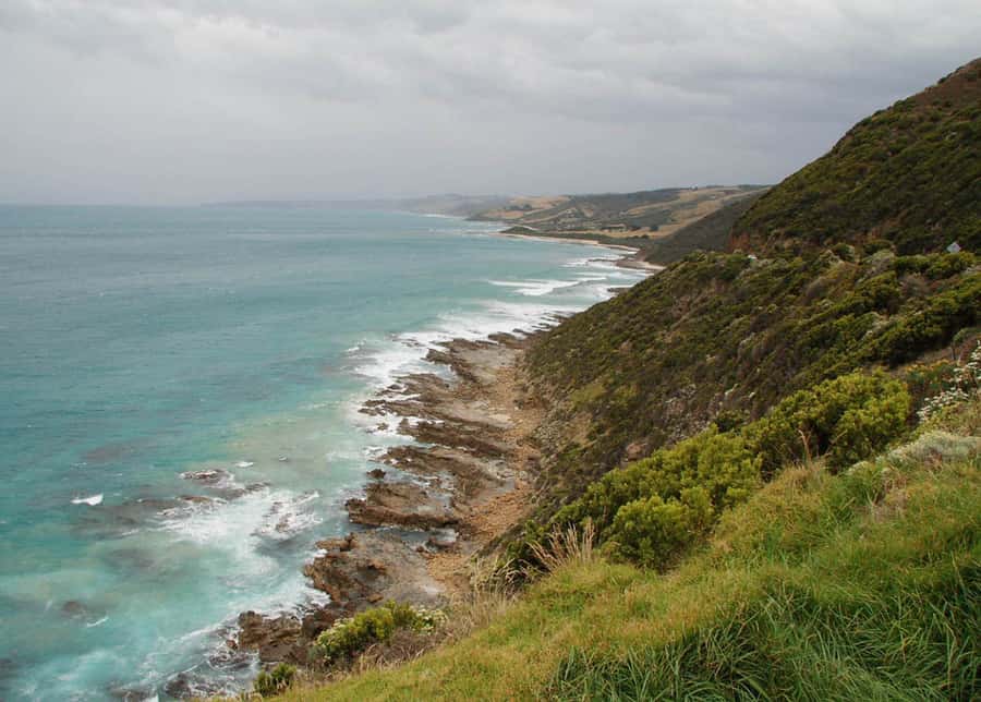 From Melbourne: Great Ocean Road Day Tour - Loch Ard Gorge and the shipwreck story at the waterline