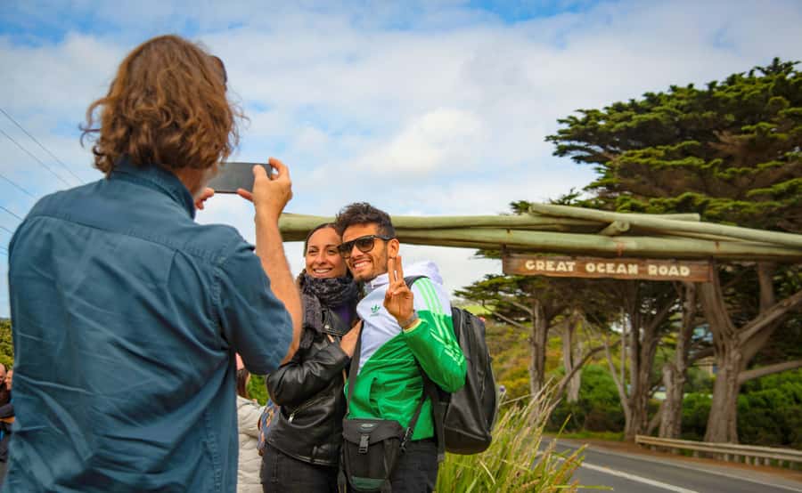 From Melbourne: Great Ocean Road Full-Day Guided Trip - Kennett River wildlife viewing and the best odds for koalas