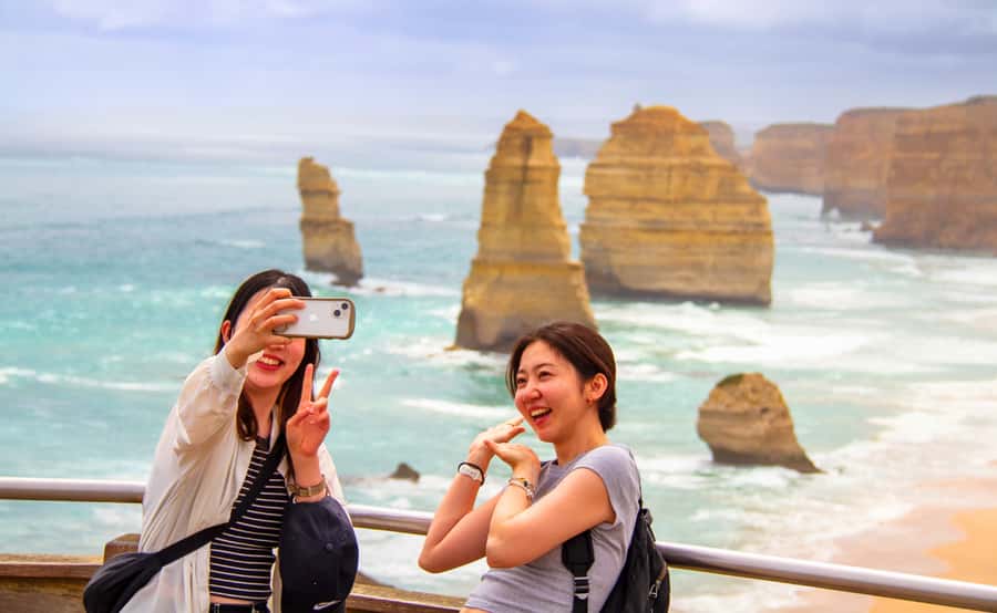From Melbourne: Great Ocean Road Full-Day Guided Trip - Maits Rest rainforest walk: Otways air and real time on foot