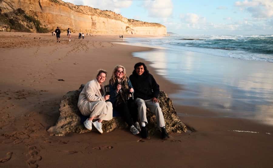 From Melbourne: Great Ocean Road Full-Day Guided Trip - 12 Apostles and Gibson Steps: where photos meet wind and limestone