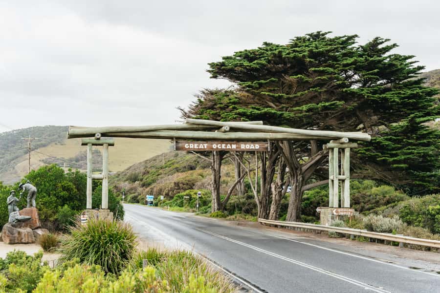 From Melbourne: Small-Group Great Ocean Road Day Trip - Wildlife spotting without turning it into a zoo tour