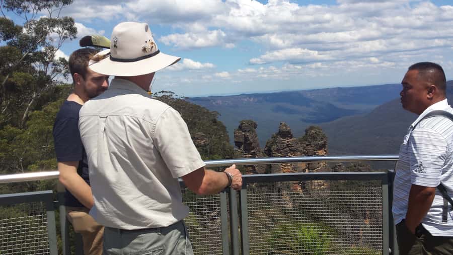 From Sydney: Blue Mountains Bushwalks & Featherdale Tour - What to bring, and what to skip, for a comfortable bushwalk day