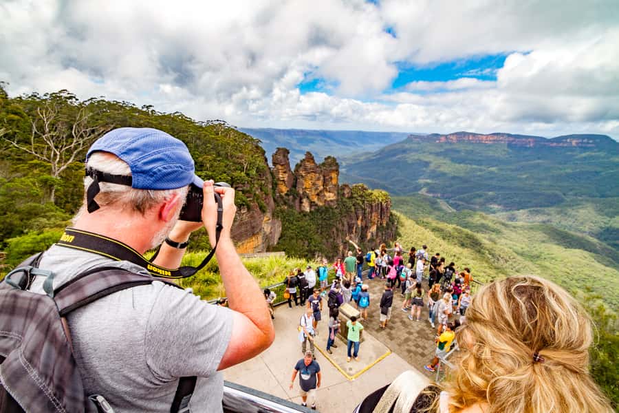 From Sydney: Blue Mountains, Scenic World, Zoo, & Ferry Ride - Who should book this Blue Mountains plus Zoo plus ferry day trip