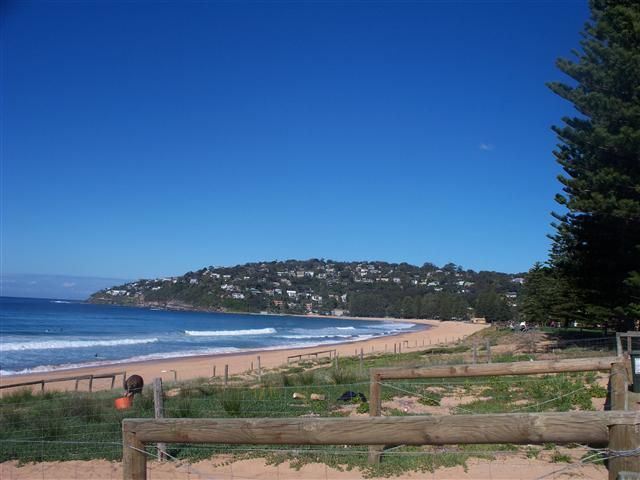 From Sydney: Location Tour of Home and Away - Guided stops and show details: how the guide turns places into scenes