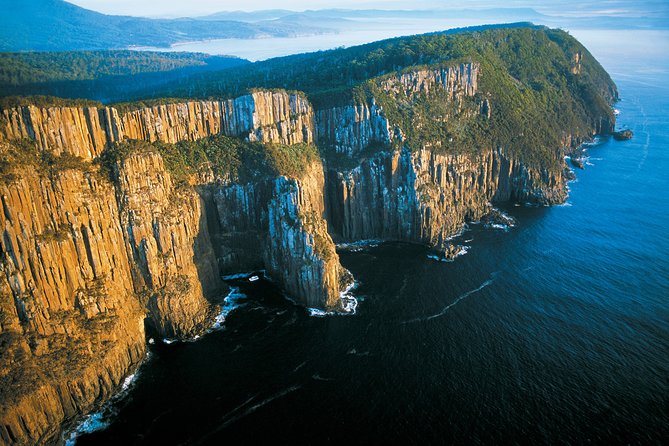 Full-Day Bruny Island Cruises Day Tour from Hobart - Morning tea and setup for the 3-hour wilderness cruise