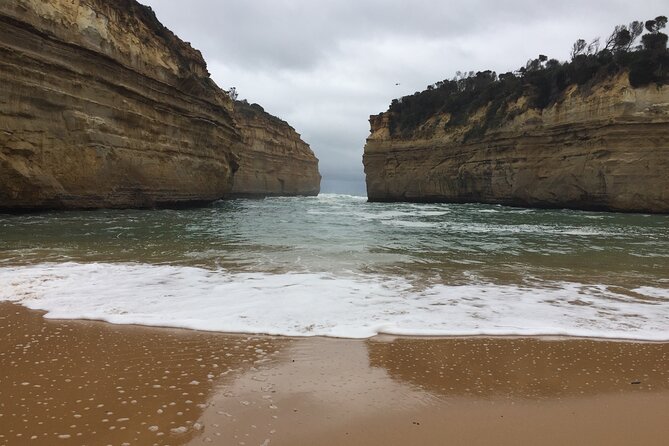 Full Day Private Custom Tour of Great Ocean Road & 12 Apostles - The 12 Apostles Visitor Centre plus Loch Ard Gorge viewpoints