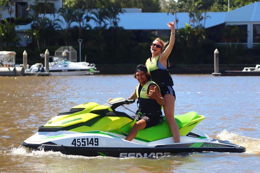 Gold Coast: 1-Hour Jet Ski Ride -No slow zones + Free Photos - From Paradise Point out to Wavebreak and Stradbroke