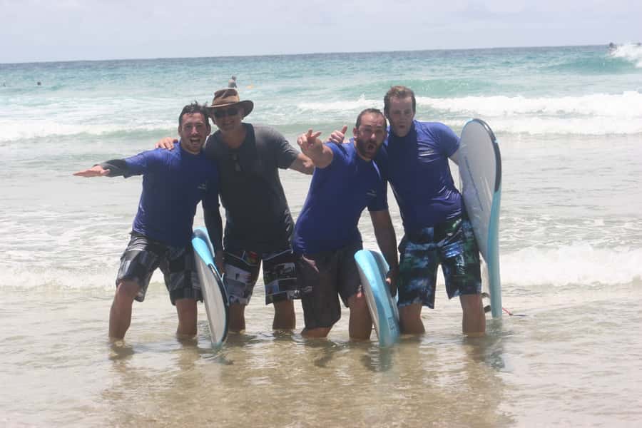 Gold Coast: 2-Hour Private Surf Lesson with Photo Package - Getting to Tallebudgera Surf Club and meeting the surf van