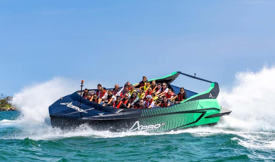 Gold Coast: 360-Degree High-Speed Jet Boat Adventure - 360-degree maneuvers and turns: how the pilot drives your day