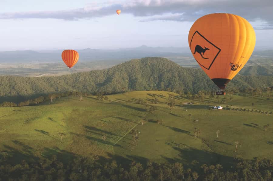 Gold Coast: Hot Air Balloon Flight and Vineyard Breakfast - Vineyard Breakfast at O’Riellys: Bubbles, Pastries, and a Very Australian Morning