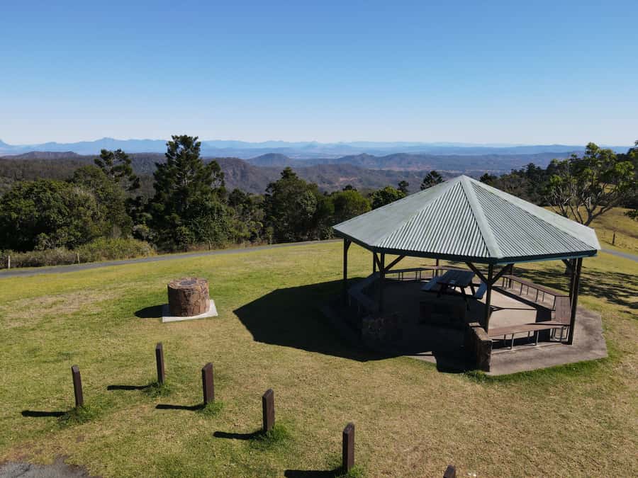 Gold Coast: Lamington Treetops, Wildlife and Vineyard Visit - Canungra Valley Vineyard: sparkling wine by the mountain stream