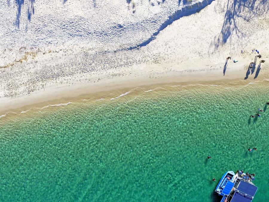 Gold Coast: Snorkelling in Wave Break Island - Boogie board with view holes and a break on the secluded beach