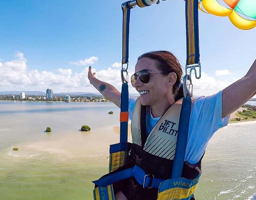 Gold Coast: Surfers Paradise Parasailing with Free Photos - Key things to know before you go