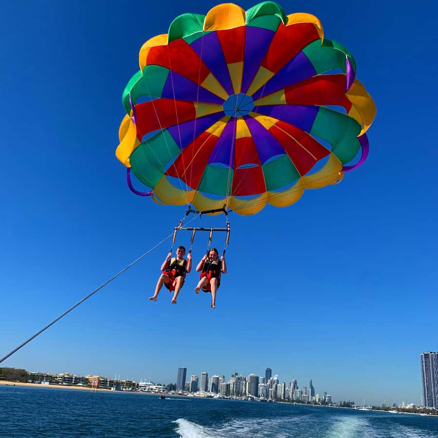 Gold Coast: Surfers Paradise Parasailing with Free Photos - Free photos included, how to get the best results