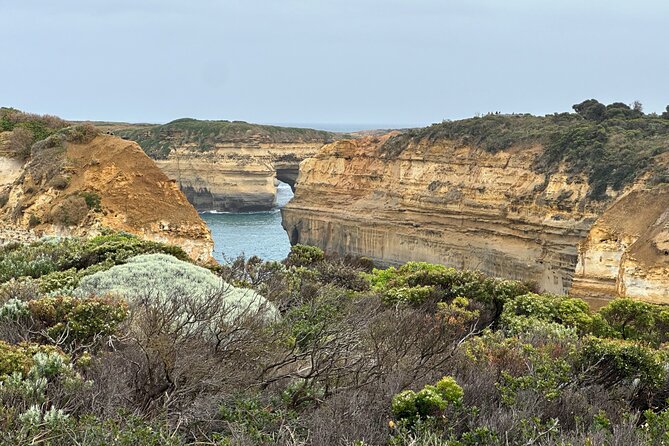 Great Ocean Road 12 apostles PRIVATE Luxury Tour 5 PAX all incl. - Loch Ard Gorge and shipwreck lore at Port Campbell