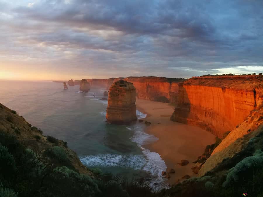 Great Ocean Road Tour PRIVATE LUXURY-FREE entry,hotel pickup - Memorial Archway and the last coastal stops before sweets