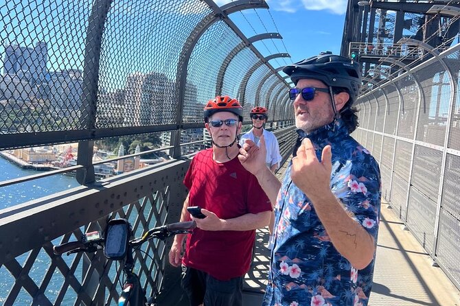 Guided Electric Bike Tour of Sydney with Bluetooth helmets - The e-bike setup: comfortable, adjustable, and beginner friendly