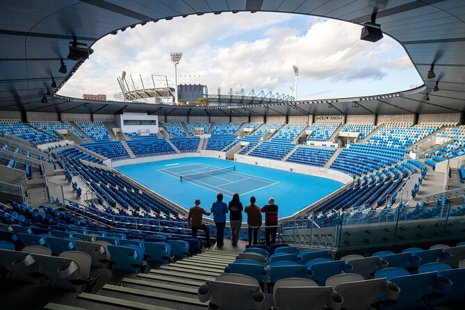 Half-Day Sports Lovers Bus Tour of Melbourne with MCG Tour - Lunch With a Drink: The Break That Keeps the Day Comfortable
