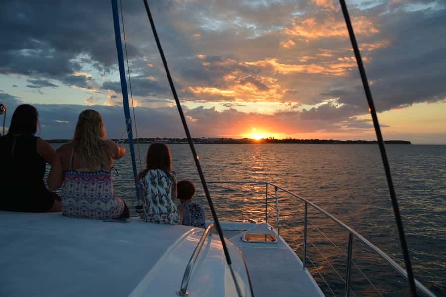 Hervey Bay Champagne Sunset Sail - Getting there: meeting point and how to plan your evening