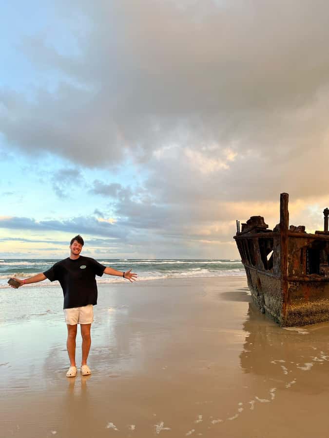 Hervey Bay to K'gari/Fraser Island 3-Day Tour (Beach House) - Lake McKenzie: white sand and vivid blue water