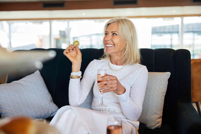 High Tea Cruise on Sydney Harbour - The service and crowd tone: what 150 people feels like