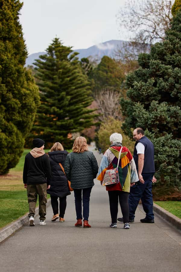 Hobart: 3-Hour City Sightseeing Tour - Getting oriented at Brooke Street Pier and Sullivan’s Cove
