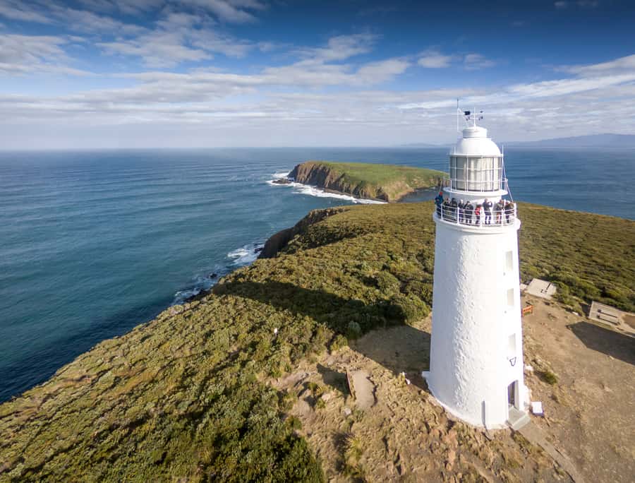 Hobart: Bruny Island Food, Sightseeing & Lighthouse Day Tour - Getting to Bruny from Hobart: ferry time and smart pickup