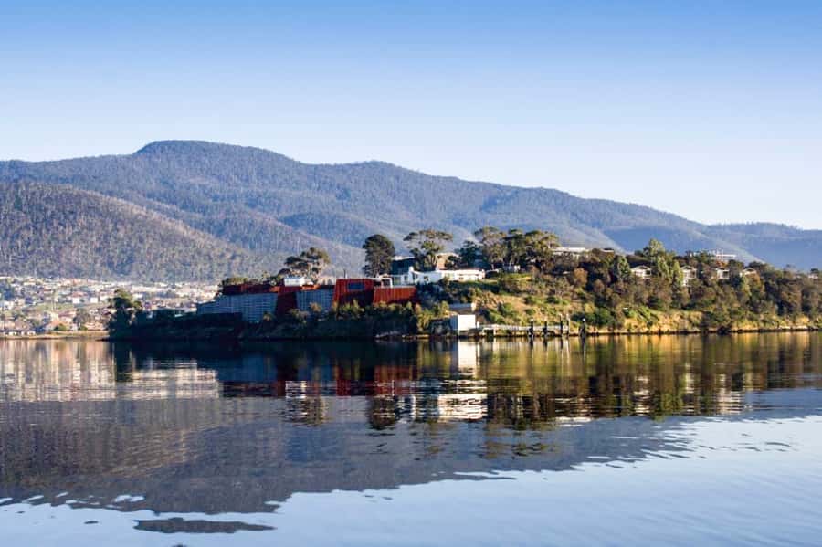 Hobart City Sightseeing Tour including MONA Ticket - Royal Tasmanian Botanical Gardens: short visit, smart use of time