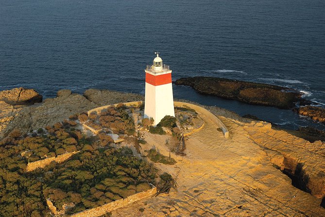 Hobart Sightseeing Cruise including Iron Pot Lighthouse - River Derwent highlights: Shot Tower and Wrest Point in context