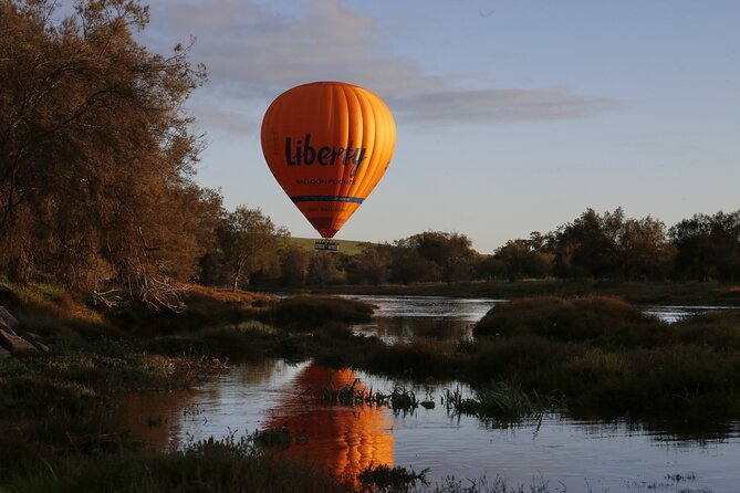 Hot Air Balloon Flights in Perth (Avon Valley) with breakfast - Sunrise Ballooning in the Avon Valley: the view and the feeling