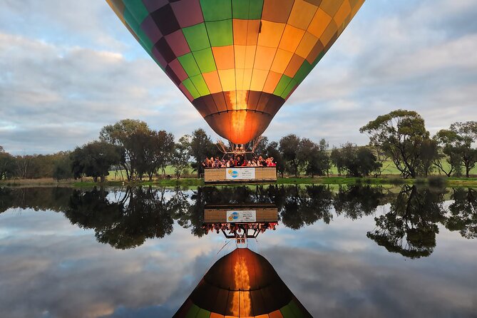Hot Air Balloon Flights in Perth (Avon Valley) with breakfast - The balloon set-up show: where you can join in