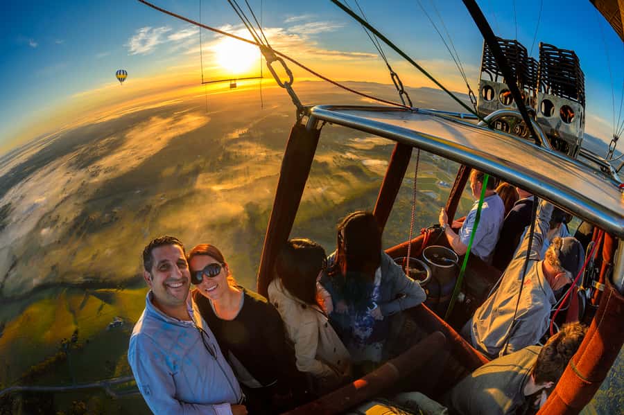 Hunter Valley: Sunrise Balloon Ride with Bubbly Breakfast - Pre-Flight Briefing, Safety First, Then You Help With the Balloon
