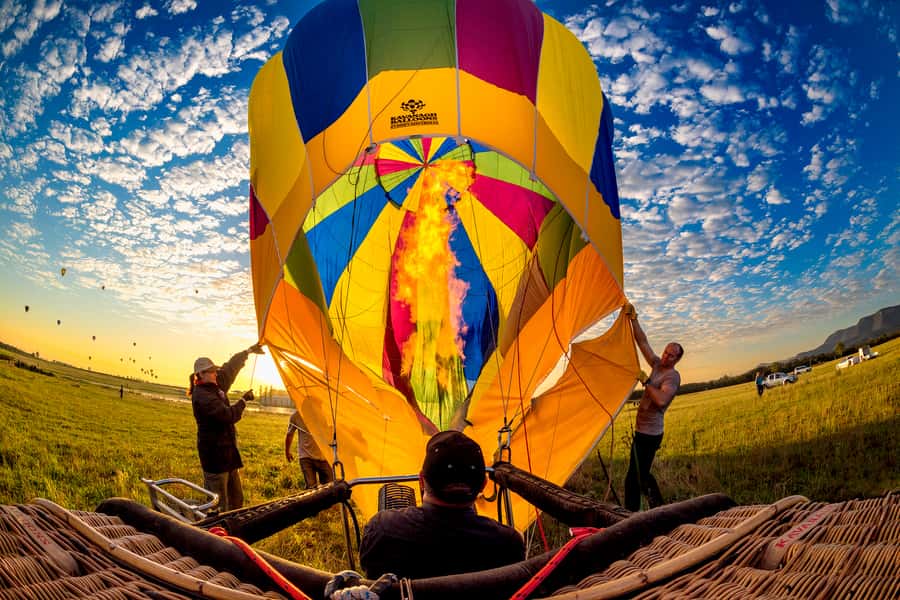 Hunter Valley: Sunrise Balloon Ride with Bubbly Breakfast - Getting the Most From the Flight: Photos, Comfort, and Small Moves