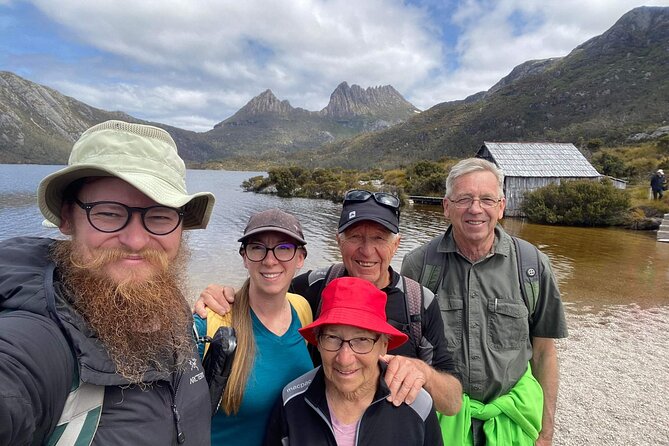 Ile Des Phoques and Maria Island Cruise and Walk Day Tour with Lunch - Stop 2, Maria Island: lunch by the beach and animals on the walk