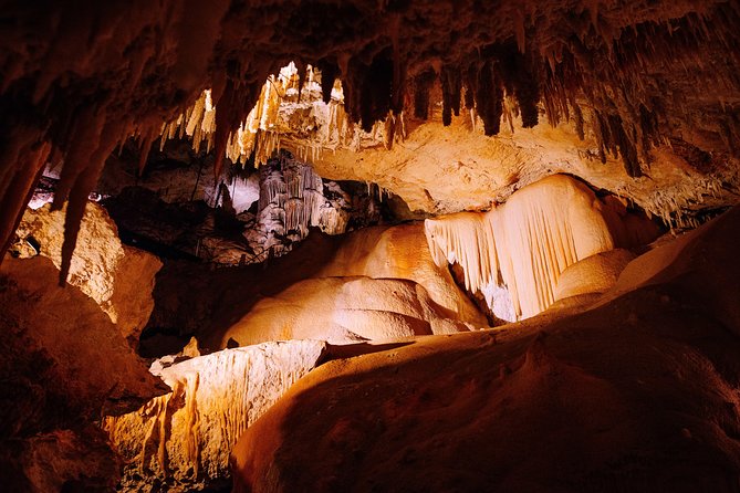 Jewel Cave Fully-guided Tour (Located in Western Australia) - Dressing for a cool, humid cave, plus comfy shoes for the stairs