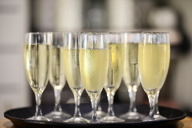 Journey Beyond All-Inclusive Sydney Harbour Dinner Cruise - The 3-course dinner and NSW wine: what you should expect
