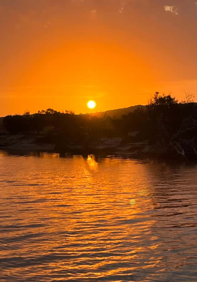 Kalbarri: Murchison River Wilderness Wildlife Cruise - Rocky Crossing, legs, and then back for the fun part