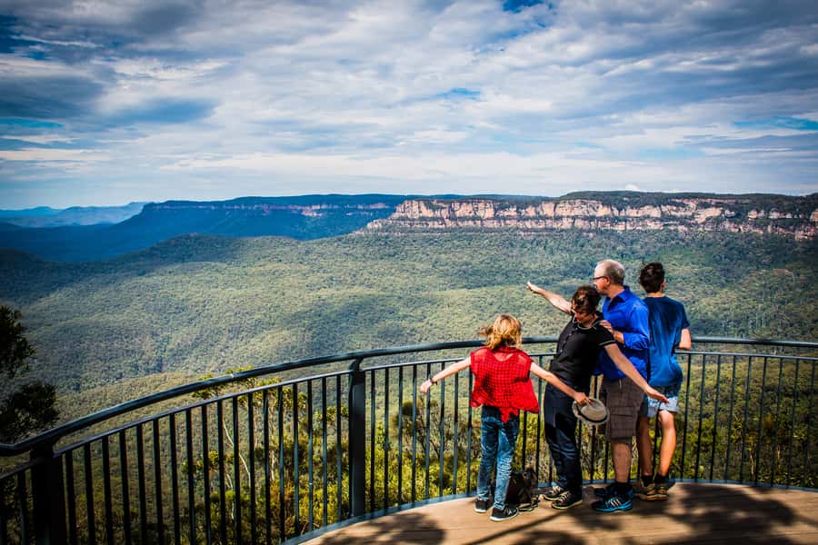 Katoomba: Blue Mountains Full-Day Hop-On Hop-Off Bus Tour - Katoomba start: getting your bearings at Stop 1