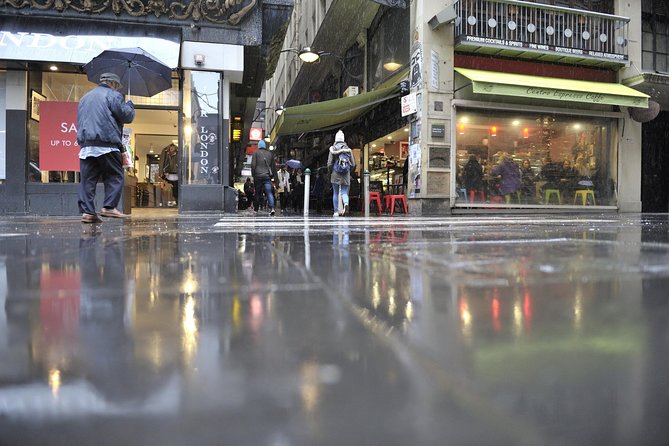 Laneways of Melbourne - Architecture and old buildings: why the lanes feel layered