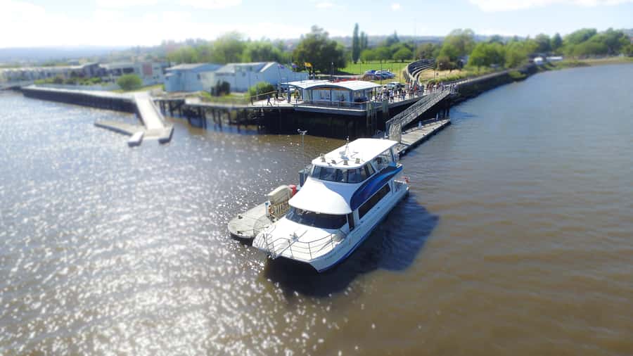 Launceston: 2.5-Hour Afternoon Discovery Cruise - Getting on board at Home Point Parade, then settling in