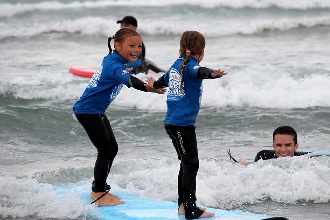 Learn to Surf at Middleton Beach - Included gear makes the lesson easier and better value