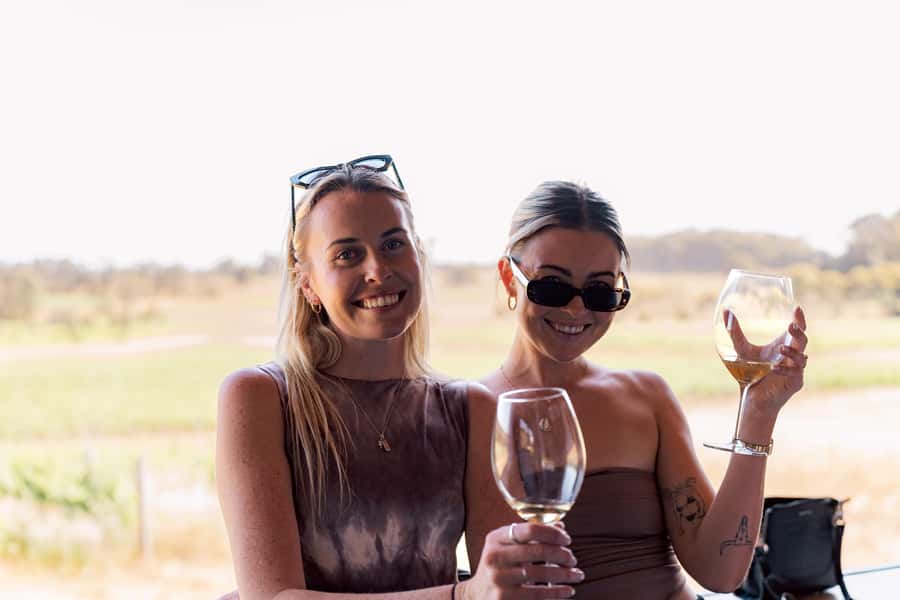 Margaret River: Boutique Wine Tour w. Blind Tasting + Lunch - A Boutique Wine Day With a Built-In Lesson Plan