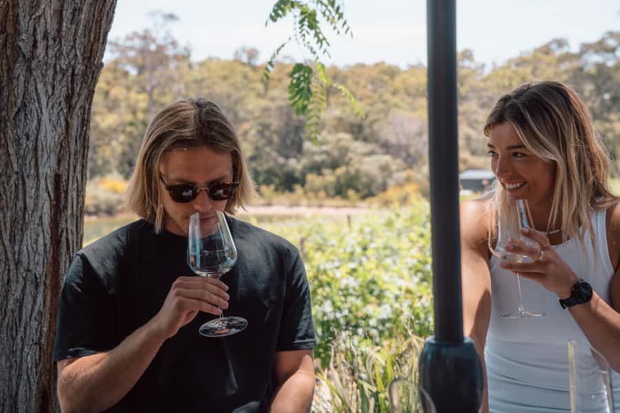 Margaret River: Boutique Wine Tour w. Blind Tasting + Lunch - The Blind Tasting Experience: Sight, Aroma, Taste, Profile