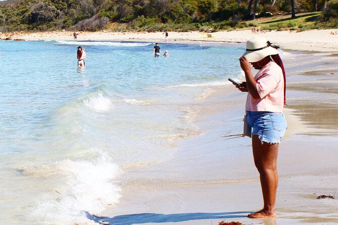Margaret River Wine and Sights Discovery Tour from Busselton or Dunsborough - Yallingup Hills kangaroo time: how to spot wildlife without making it stressful