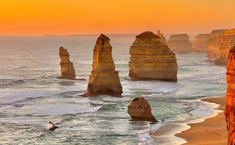 Melbourne: 12 Apostles Sunset Tour - Less Crowds - Anglesea and the Memorial Arch: the day’s story starts fast