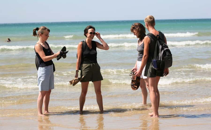 Melbourne: 12 Apostles Sunset Tour - Less Crowds - Port Campbell National Park and Loch Ard Gorge: when the cliffs talk