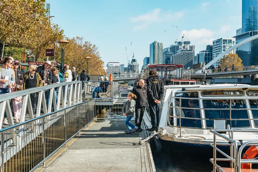 Melbourne: 2-Hour City Highlights River Cruise - Upstream backtracking: Olympic Park to Herring Island and the gardens