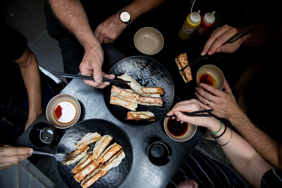 Melbourne: 3-Hour Foodie Discovery Walking Tour - Wine tasting, then Whitehart Bar: the locals finish
