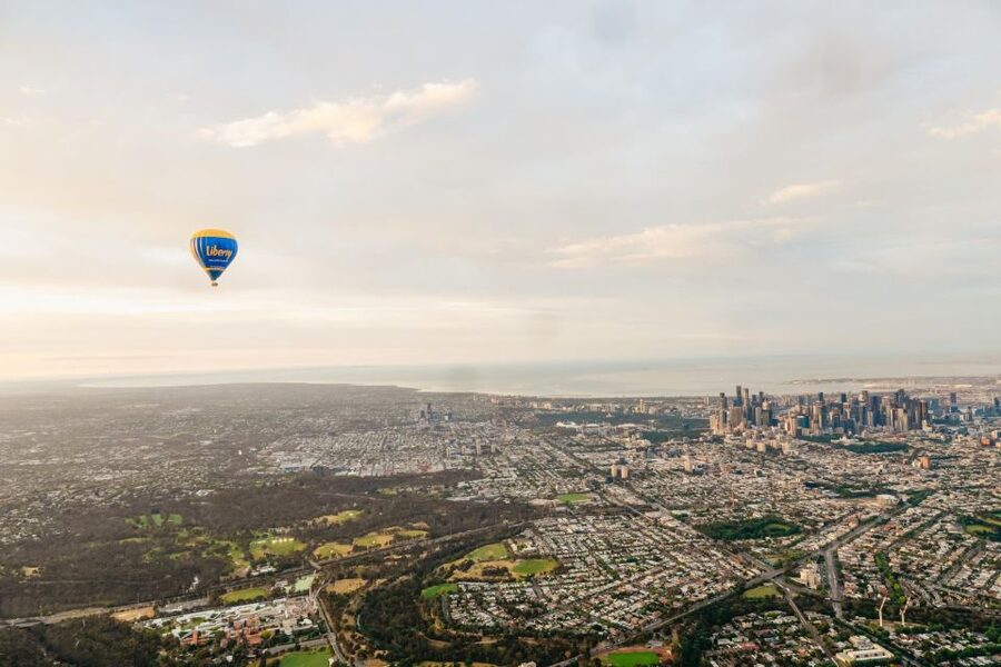 Melbourne: Balloon Flight at Sunrise - Food, trams, and how to plan the rest of your day in Melbourne